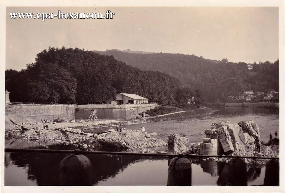 BESANÇON - Pont de Canot détruit - Photo allemande - années 1940.